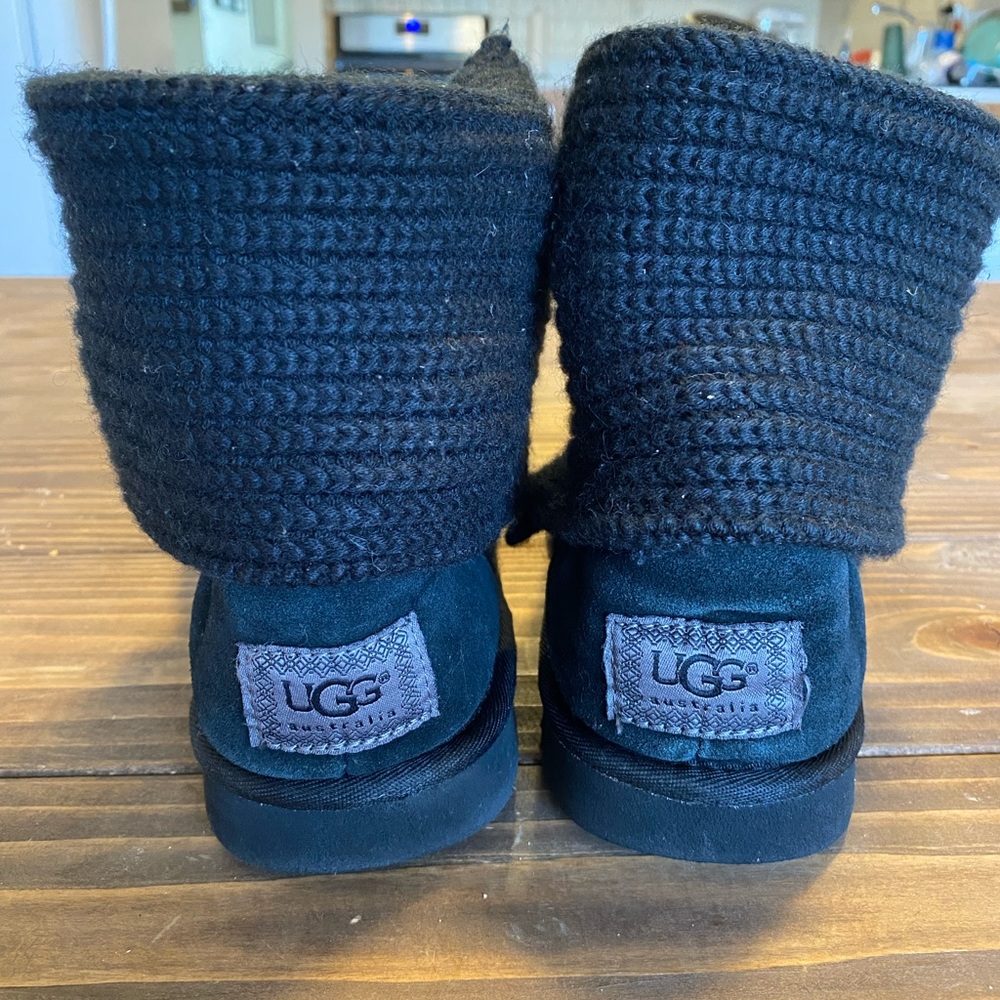 Black knit ugg boots